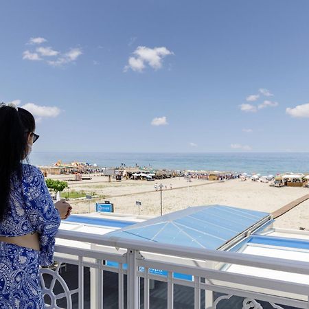 ניי פורי Agyra Seaview Hotel By Panel Hospitality מראה חיצוני תמונה