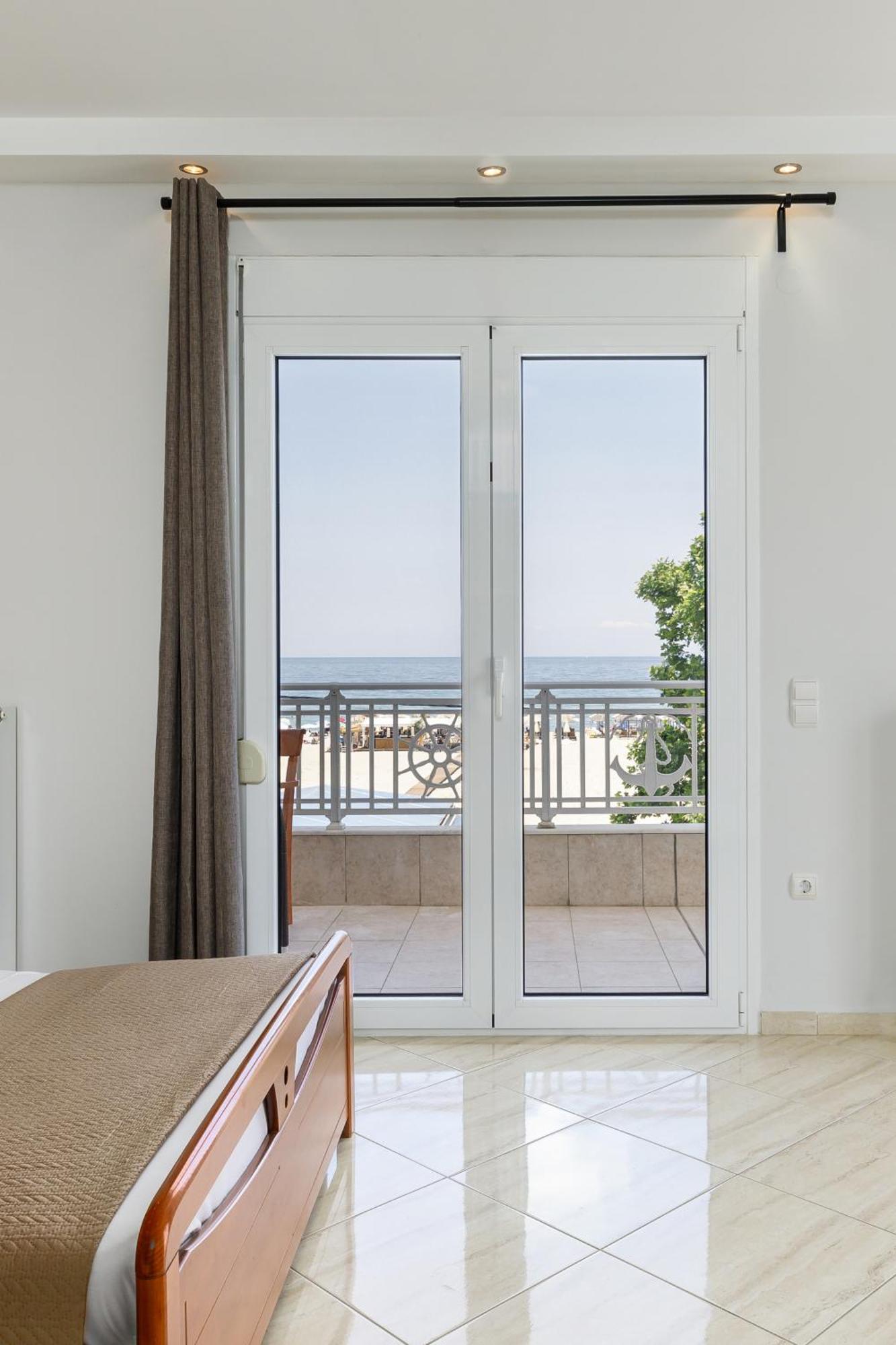 ניי פורי Agyra Seaview Hotel By Panel Hospitality מראה חיצוני תמונה
