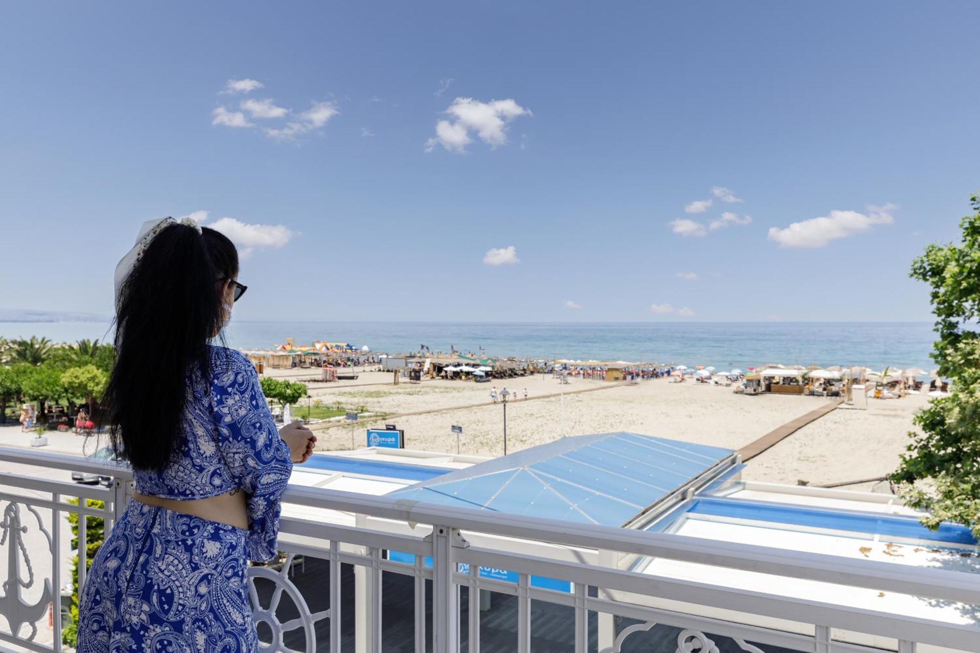 ניי פורי Agyra Seaview Hotel By Panel Hospitality מראה חיצוני תמונה